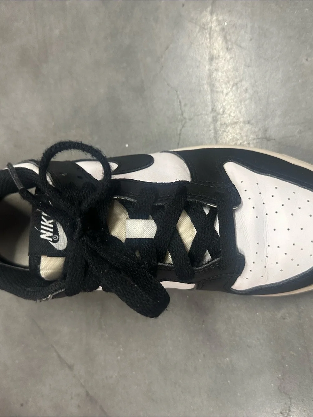 Nike Kids Dunk Low- black/white size 3y